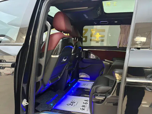 GAC Trumpchi M8 — Фото автомобиля 21