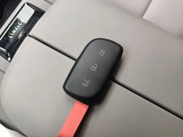 Lynk & Co Lynk & Co Z10 2025 71kWh 602km RWD Pro — Фото автомобиля 12