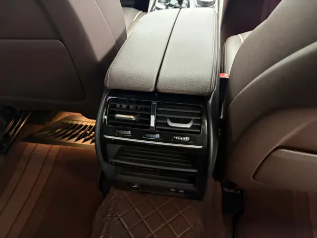 BMW 5 Series — Фото автомобиля 5
