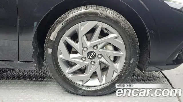 Hyundai AVANTE Новый Avante (CN7) — Фото автомобиля 5