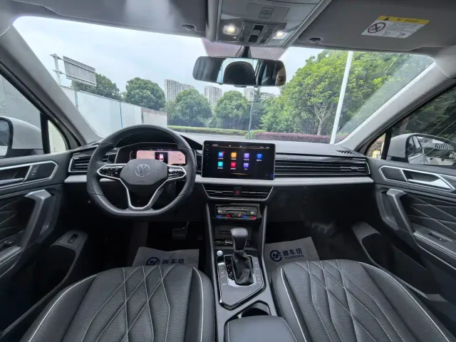 Volkswagen Tiguan L — Фото автомобиля 8