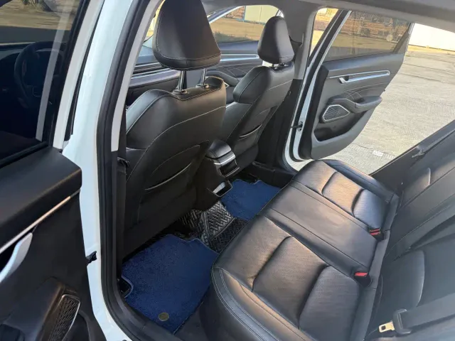 Geely Emgrand — Фото автомобиля 18