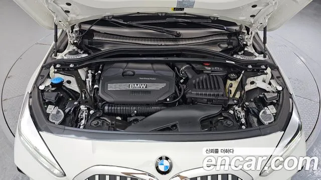 BMW 1 Series F40 — Фото автомобиля 9