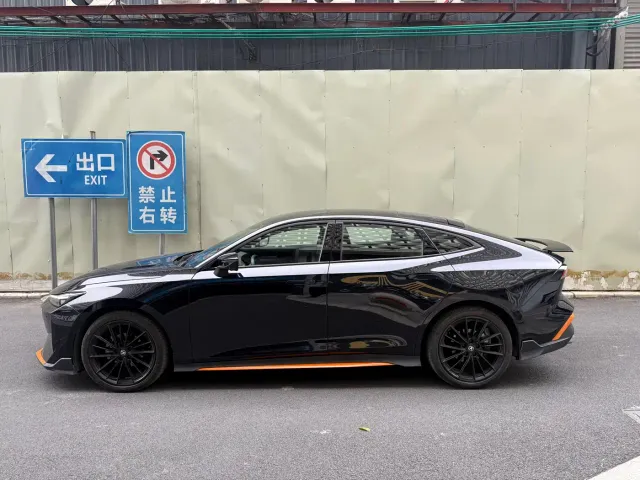 Changan Changan UNI-V 2024 1.5T Deluxe Sport — Фото автомобиля 3