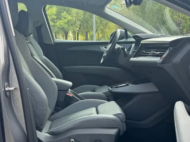 Audi Q5 e-tron — Фото автомобиля 11