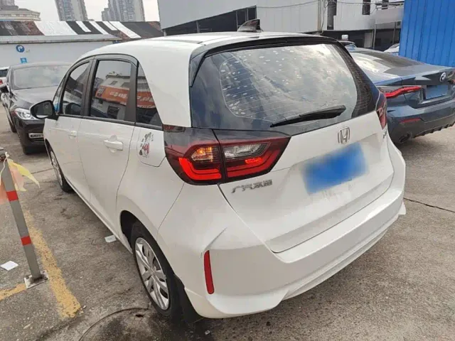 Honda Fit — Фото автомобиля 4