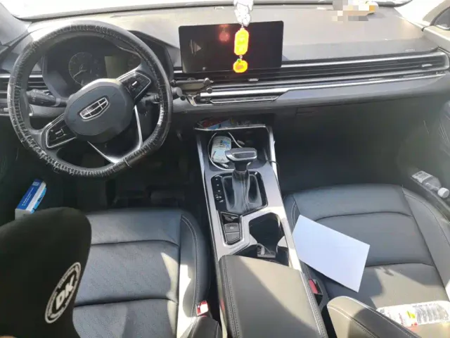 Geely Emgrand — Фото автомобиля 12