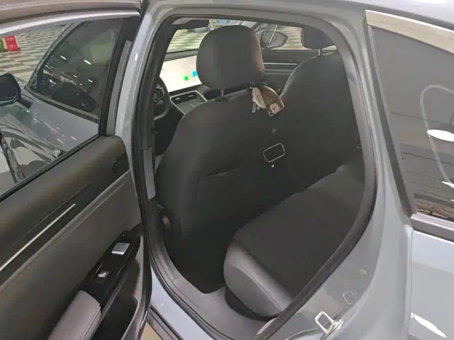 Geely Galaxy L6 — Фото автомобиля 11