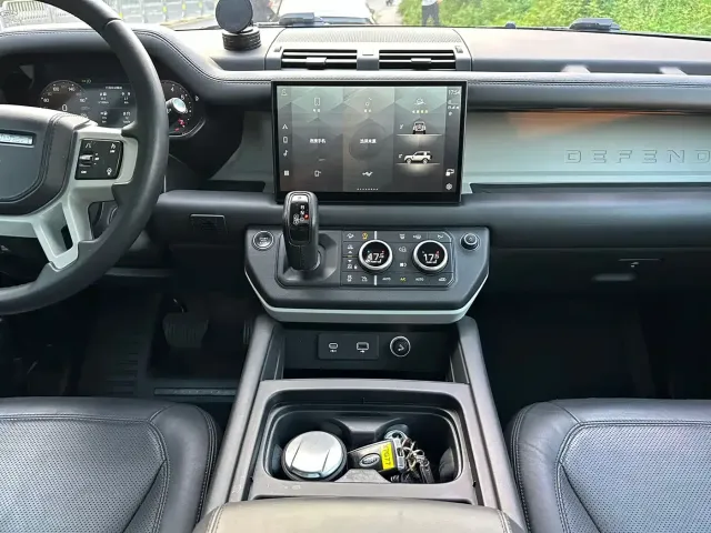 Land Rover Land Rover Defender 2023 Facelift 90 3.0T P400 XS — Фото автомобиля 8