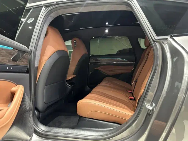 IM Motors L7 — Фото автомобиля 6