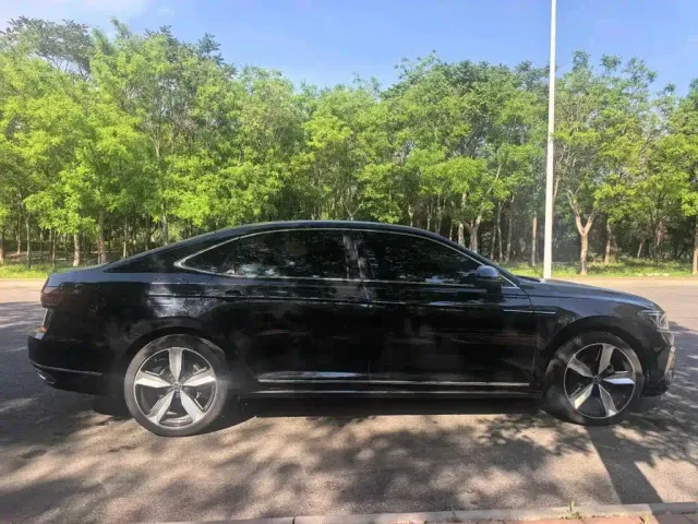 Volkswagen Passat — Фото автомобиля 4
