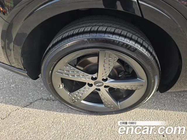 Genesis GV70 2.5T Бензин 2WD — Фото автомобиля 8