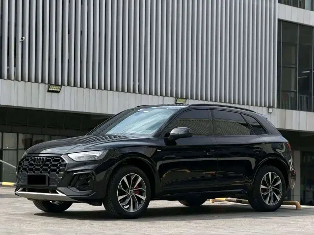 Фотография автомобиля — Audi Q5L