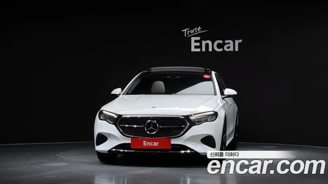 Mercedes-Benz E-Class — Фото автомобиля 2