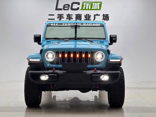 Jeep Wrangler — Фото автомобиля 2