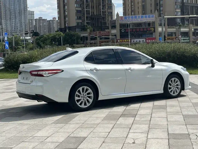 Toyota Camry — Фото автомобиля 5