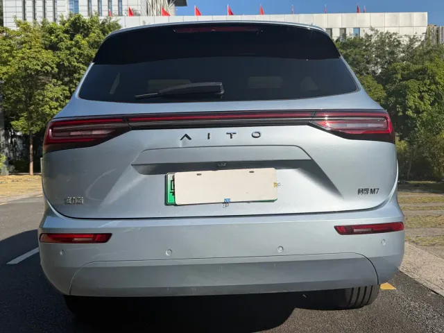 Aito M7 — Фото автомобиля 5