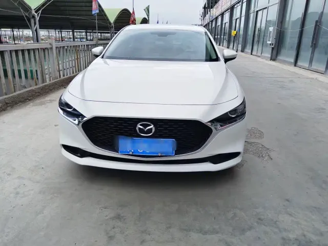 Mazda Axela — Фото автомобиля 2