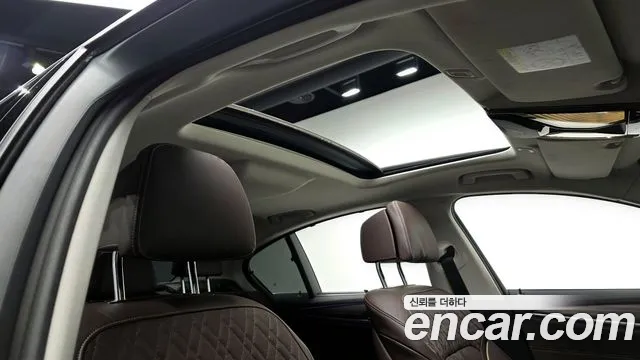 BMW 5-Series — Фото автомобиля 18