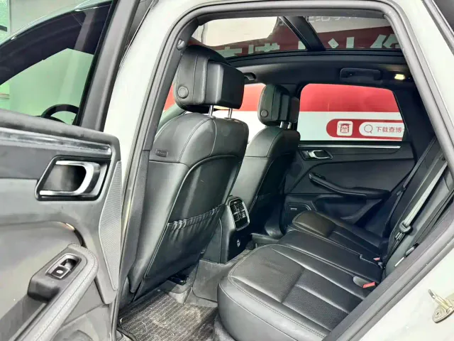 Porsche Macan — Фото автомобиля 8