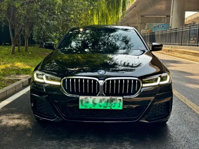 BMW 5 Series — Фото автомобиля 2