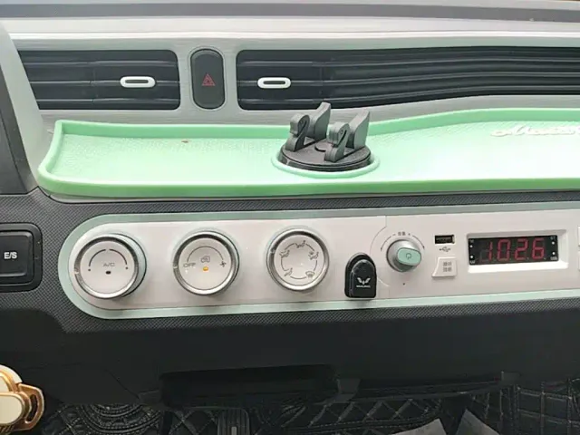 Wuling Hongguang Mini EV — Фото автомобиля 12