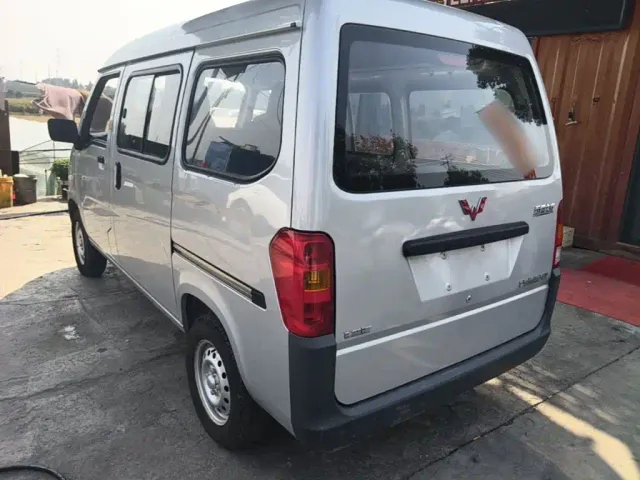 Wuling Motors Wuling Zhiguang 2020 1.2L Utility China VI LSI — Фото автомобиля 4