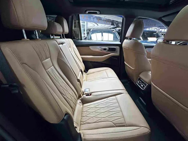 GAC Trumpchi GS8 — Фото автомобиля 27
