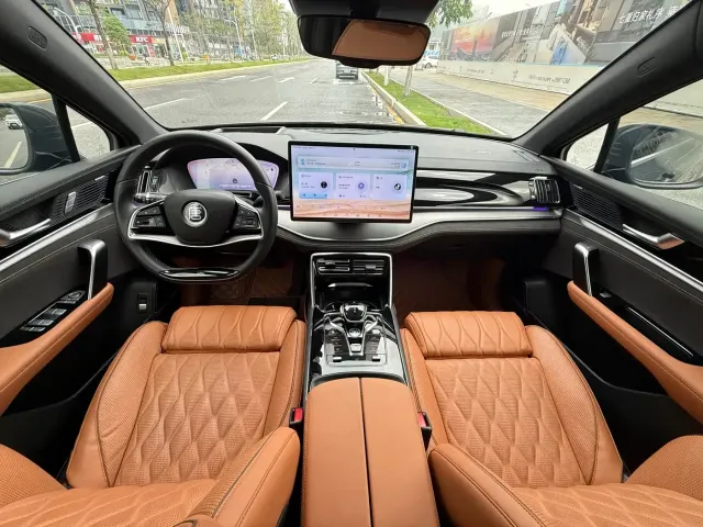 BYD Tang — Фото автомобиля 10