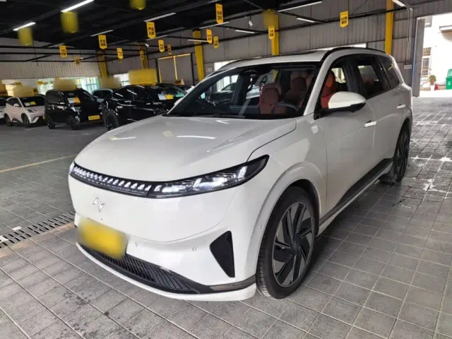 Фотография автомобиля — Dongfeng eπ 008