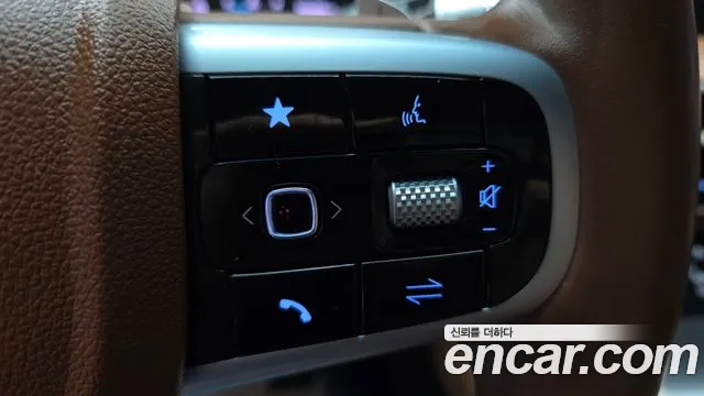 Genesis GV70 — Фото автомобиля 27