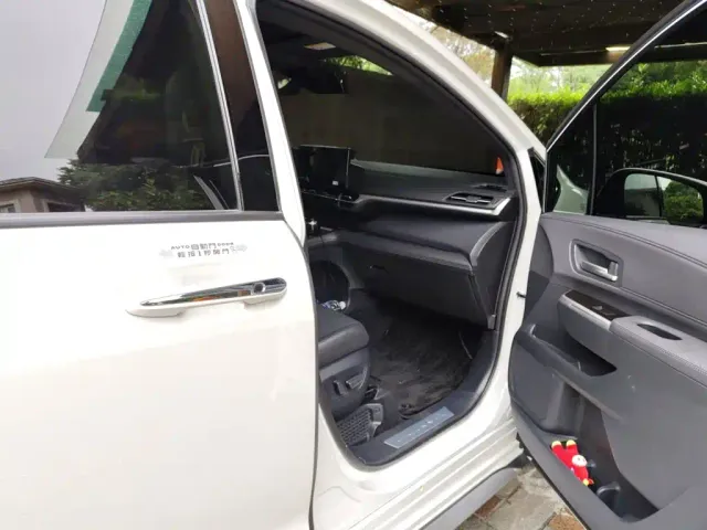 Toyota Granvia — Фото автомобиля 17