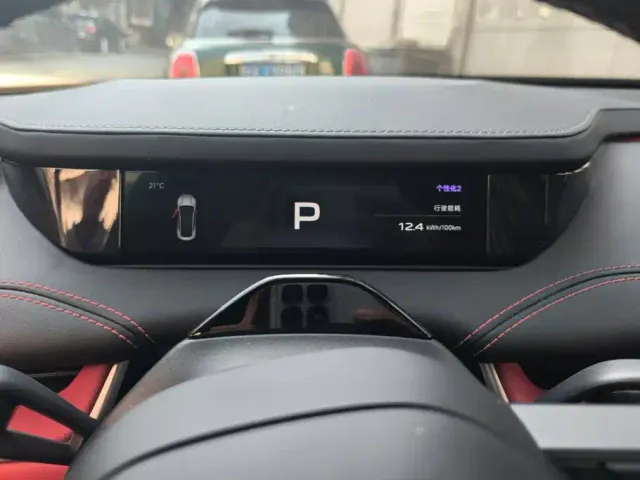 Xiaomi SU7 — Фото автомобиля 13