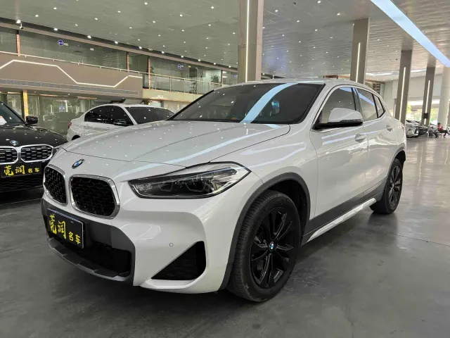 Фотография автомобиля — BMW X2