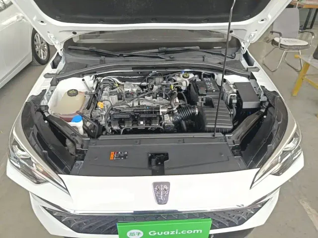 Roewe i5 — Фото автомобиля 19