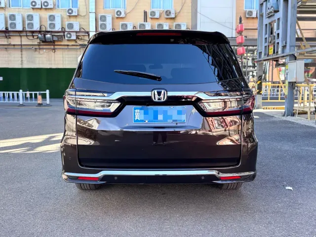 Honda Elysion — Фото автомобиля 8