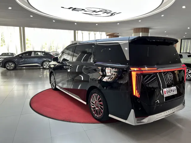 GAC Trumpchi M8 — Фото автомобиля 7