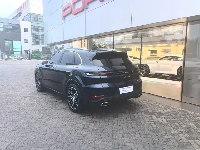 Porsche Cayenne — Фото автомобиля 12
