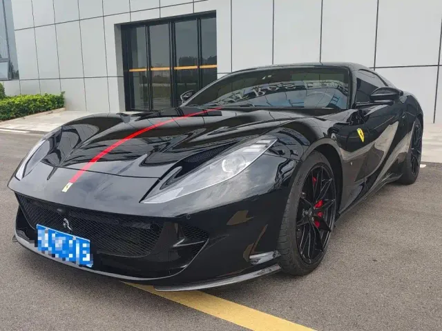 Фотография автомобиля — Ferrari 812