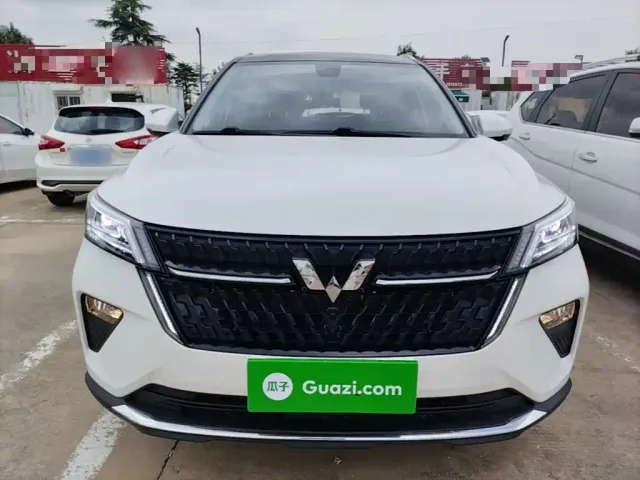 Wuling Asta — Фото автомобиля 2