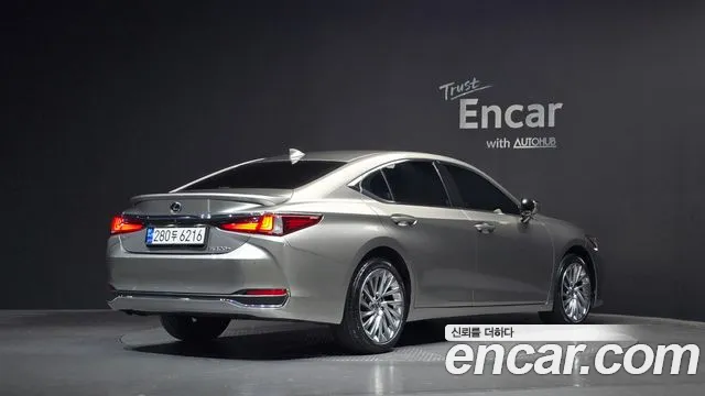 Lexus ES 7th Gen — Фото автомобиля 2