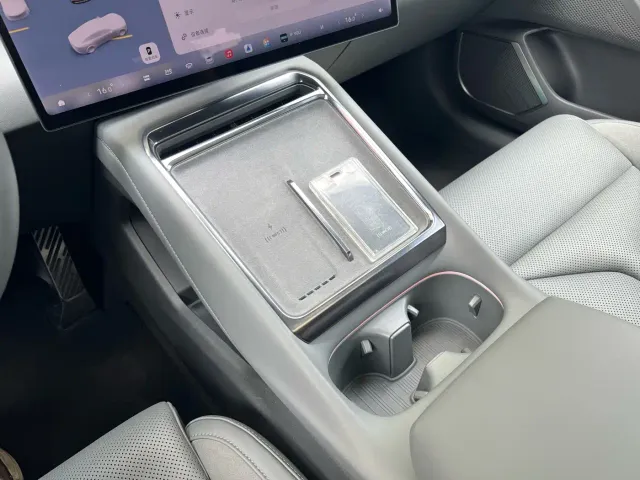 Xpeng P7 — Фото автомобиля 14