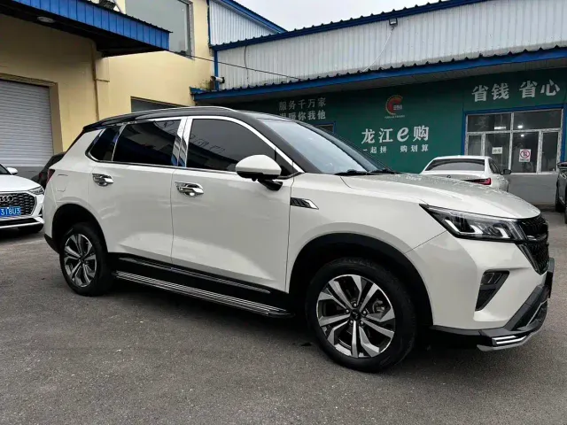 Wuling Asta — Фото автомобиля 3
