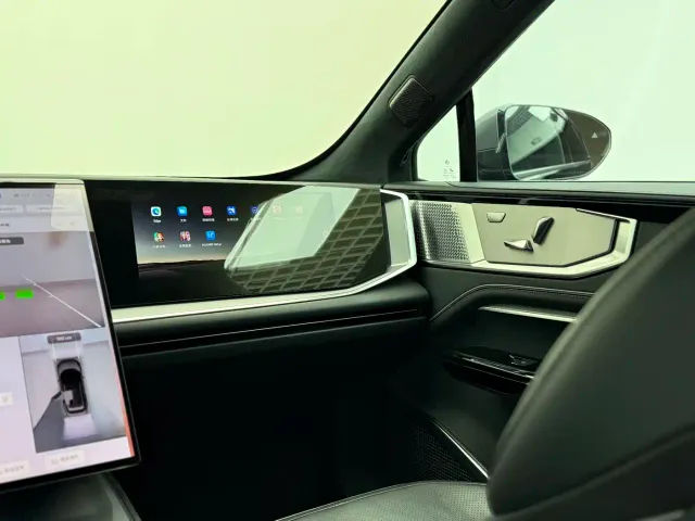 HiPhi HiPhi Y 2023 560km Elite Edition — Фото автомобиля 18