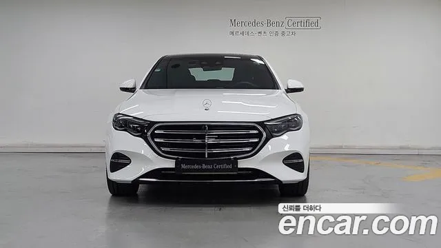 Mercedes-Benz E-Class — Фото автомобиля 3