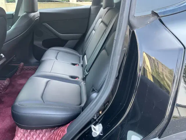 Tesla Model Y — Фото автомобиля 5
