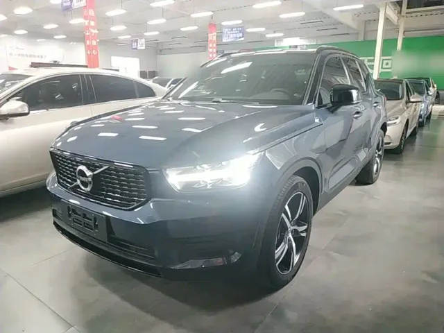 Фотография автомобиля — Volvo XC40