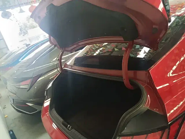 Hyundai Elantra — Фото автомобиля 18