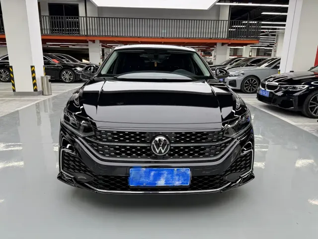 Volkswagen Passat — Фото автомобиля 2