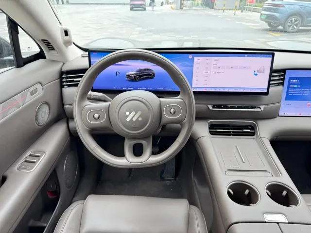 IM Motors LS6 — Фото автомобиля 10